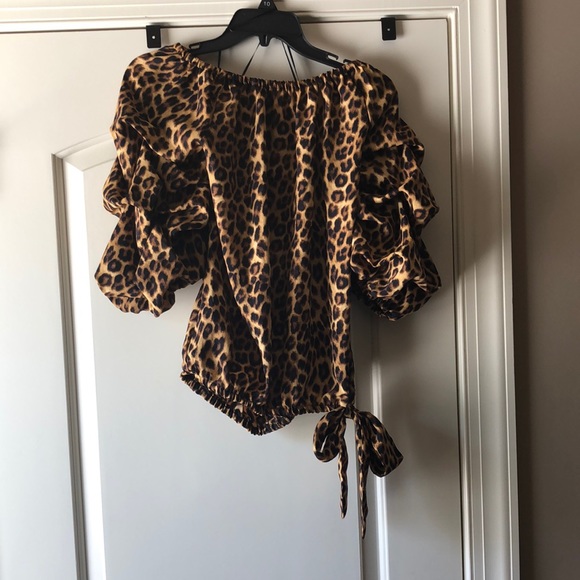 Vince Camuto Tops - Vince Camuto Cold shoulder blouse